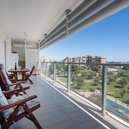 Kind Park - Sleek Apartment With Terrace & Parking Bari Ngoại thất bức ảnh