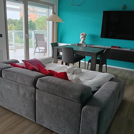 Kind Park - Sleek Apartment With Terrace & Parking Bari Ngoại thất bức ảnh
