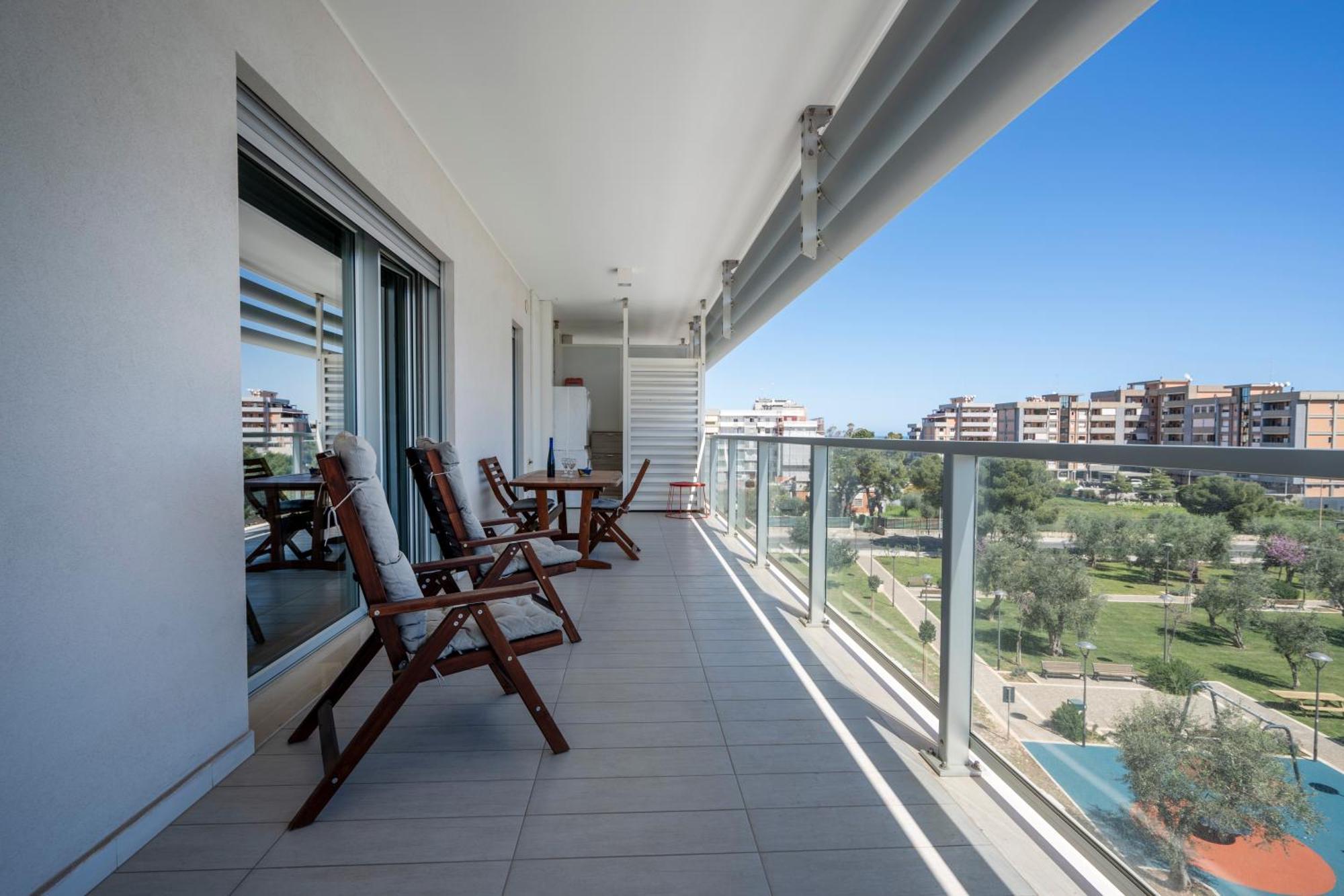 Kind Park - Sleek Apartment With Terrace & Parking Bari Ngoại thất bức ảnh